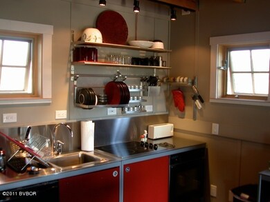 Desigern kitchen with stainless counters