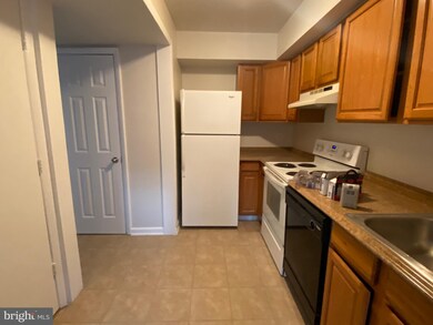 9728 Hagel Cir, Lorton, VA 22079 - photo 5