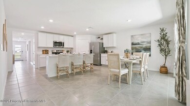 5 Cali TOS kitchen and dining room