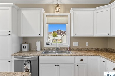 2004 Bluestem Dr, Mankato, MN 56001 - photo 6
