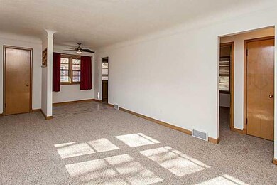 2112 52nd St, Des Moines, IA 50310 - photo 7