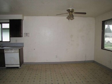 251 Baltimore St, Longview, WA 98632 - photo 4