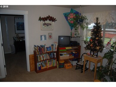 216 SE Hope Ct, Sheridan, OR 97378 - photo 7