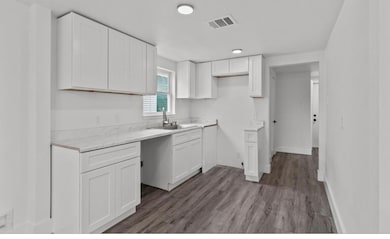 3312 Sealy St unit B, Galveston, TX 77550 - photo 2