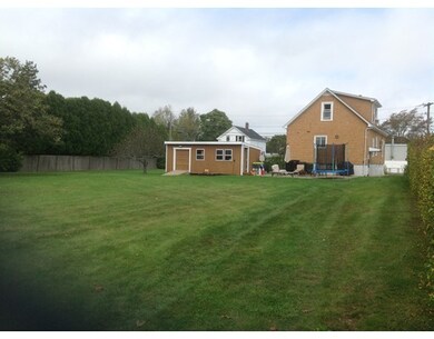 8 Mccabe St, South Dartmouth, MA 02748 - photo 4