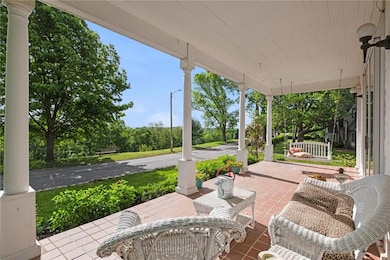 928 S Esplanade St, Leavenworth, KS 66048 - photo 7