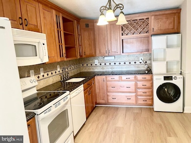 Watergate At Landmark unit 823, Alexandria, VA 22304 - photo 6