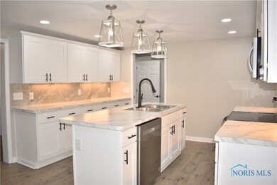 423 Henry St, Woodville, OH 43469 - photo 5