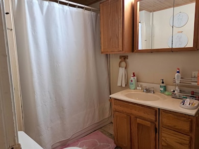 232 North St, Claremont, NH 03743 - photo 6