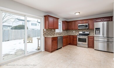 Eat-in kitchen