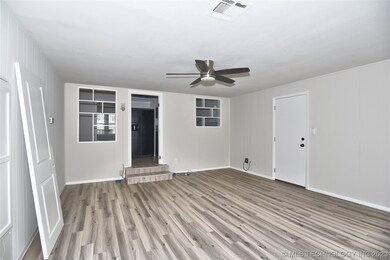 311 E 12th Place, Claremore, OK 74017 - photo 4