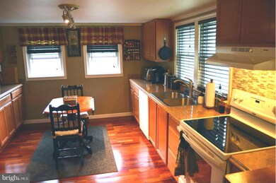 912 Harpers Ferry Rd, Knoxville, MD 21758 - photo 5