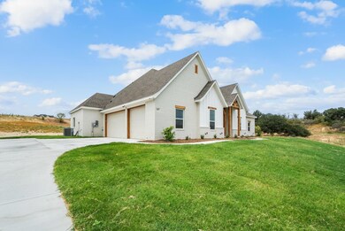 605 Drury Ct, Springtown, TX 76082 - photo 2