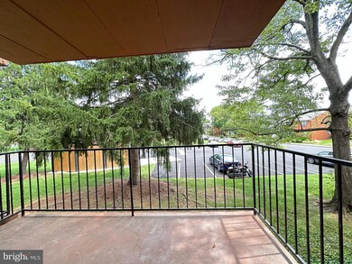 125 Clubhouse Dr SW unit 6, Leesburg, VA 20175 - photo 4