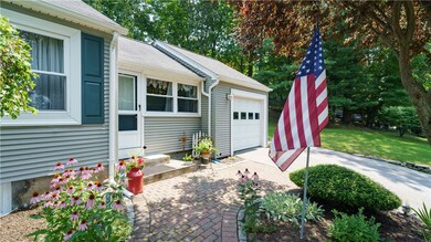 86 Carlton Ave, Warwick, RI 02889 - photo 4