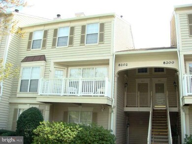 8202 Catbird Cir unit 201, Lorton, VA 22079 - photo 2