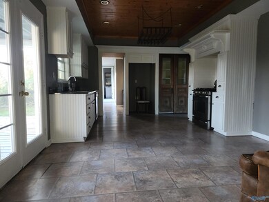 395 Bexar Ave W, Hamilton, AL 35570 - photo 5