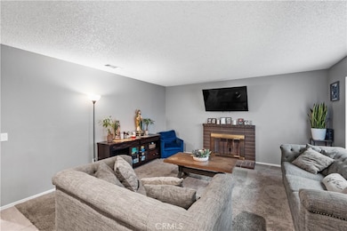 554 W Mariposa Dr, Rialto, CA 92376 - photo 5