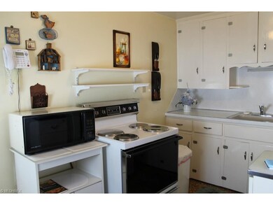 Kitchen appliances will remain as well as the wash