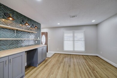 13927 Hollypark Dr, Houston, TX 77015 - photo 4