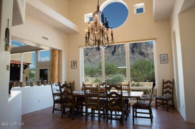 Picture perfect dining room
