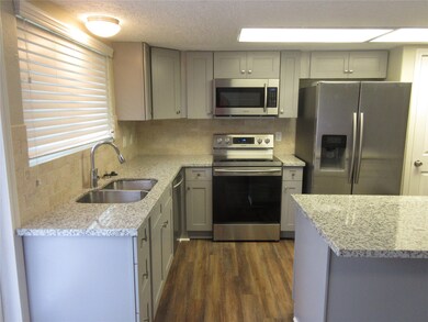 16931 Creek Line Dr, Friendswood, TX 77546 - photo 7