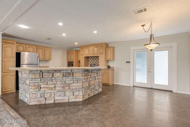 8-web-or-mls-5211 Baylee Rd-8