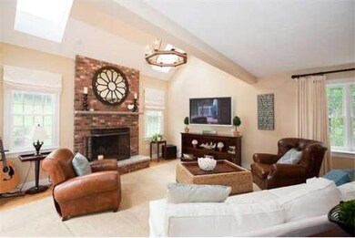 25 Squirrel Hill Ln, Hingham, MA 02043 - photo 2