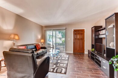5550 N 12th Street Unit 8-large-007-10-L