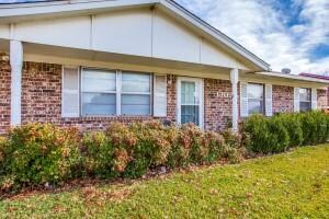 1302 Rebecca Dr, Gainesville, TX 76240 - photo 2