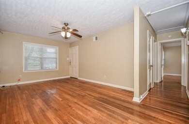 1741 Woodcrest Dr, Houston, TX 77018 - photo 4