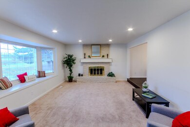 739 Pierce Rd, Medford, OR 97504 - photo 3