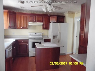 539 Midway Rd, Alum Creek, WV 25003 - photo 4