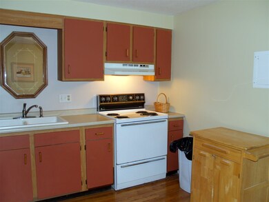 24 Robert Ct unit B, Manchester, NH 03103 - photo 6
