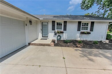 2554 Union St, Columbus, IN 47201 - photo 6