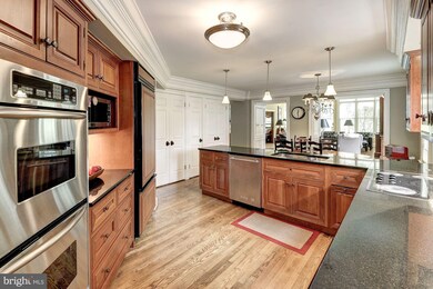 9509 Leemay St, Vienna, VA 22182 - photo 7