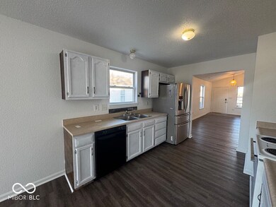 677 Locust Grove Ln, Greenwood, IN 46143 - photo 6