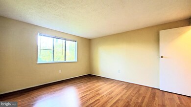 19513 Gunners Branch Rd unit 523, Germantown, MD 20876 - photo 7