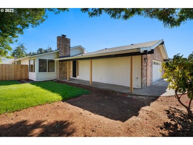 2232 24th St, Florence, OR 97439 - photo 4