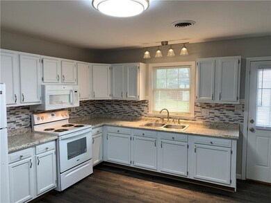 1011 Silver Ct, Anderson, IN 46012 - photo 7