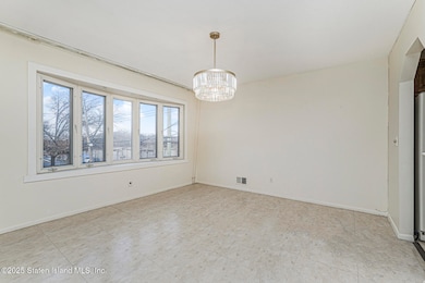 219 S Mann Ave, Staten Island, NY 10314 - photo 5
