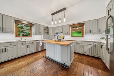 Lots of updates in this newly refreshed kitchen.