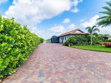 13713 Golden Palms Cir, Fort Myers, FL 33913 - photo 4