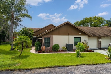 10718 Fiddlesticks Ct, New Port Richey, FL 34654 - photo 2