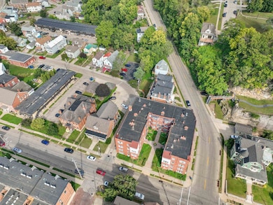 201 W 17th St, Dubuque, IA 52001 - photo 2