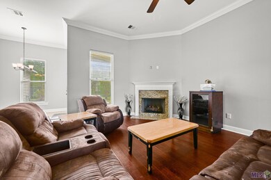 1060 Cedar Trail Ave, Zachary, LA 70791 - photo 2