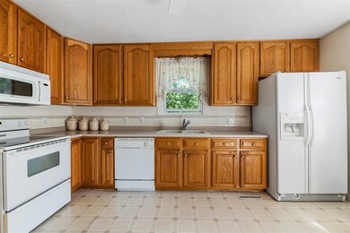 12 Luke St, Nashua, NH 03063 - photo 6