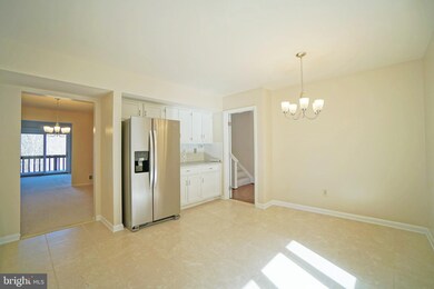 2205 Chapel Valley Ln, Lutherville Timonium, MD 21093 - photo 7