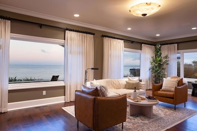 1051 Ocean View Blvd, Pacific Grove, CA 93950 - photo 7