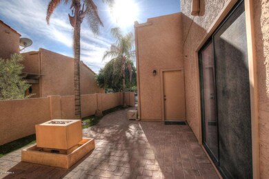 328 E Larkspur Ln Tempe AZ-large-003-24-